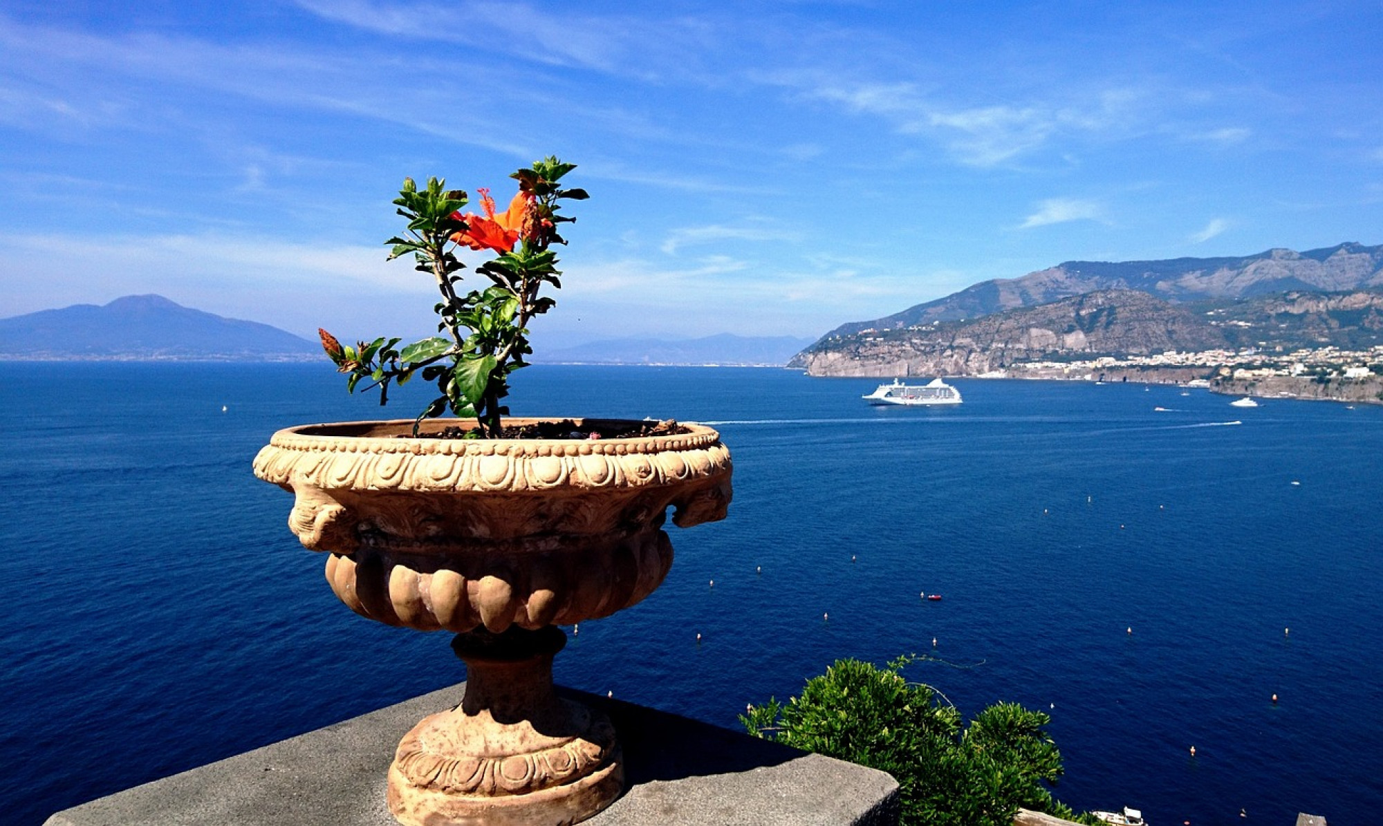 NAPOLI E LA  COSTIERA  AMALFITANA
