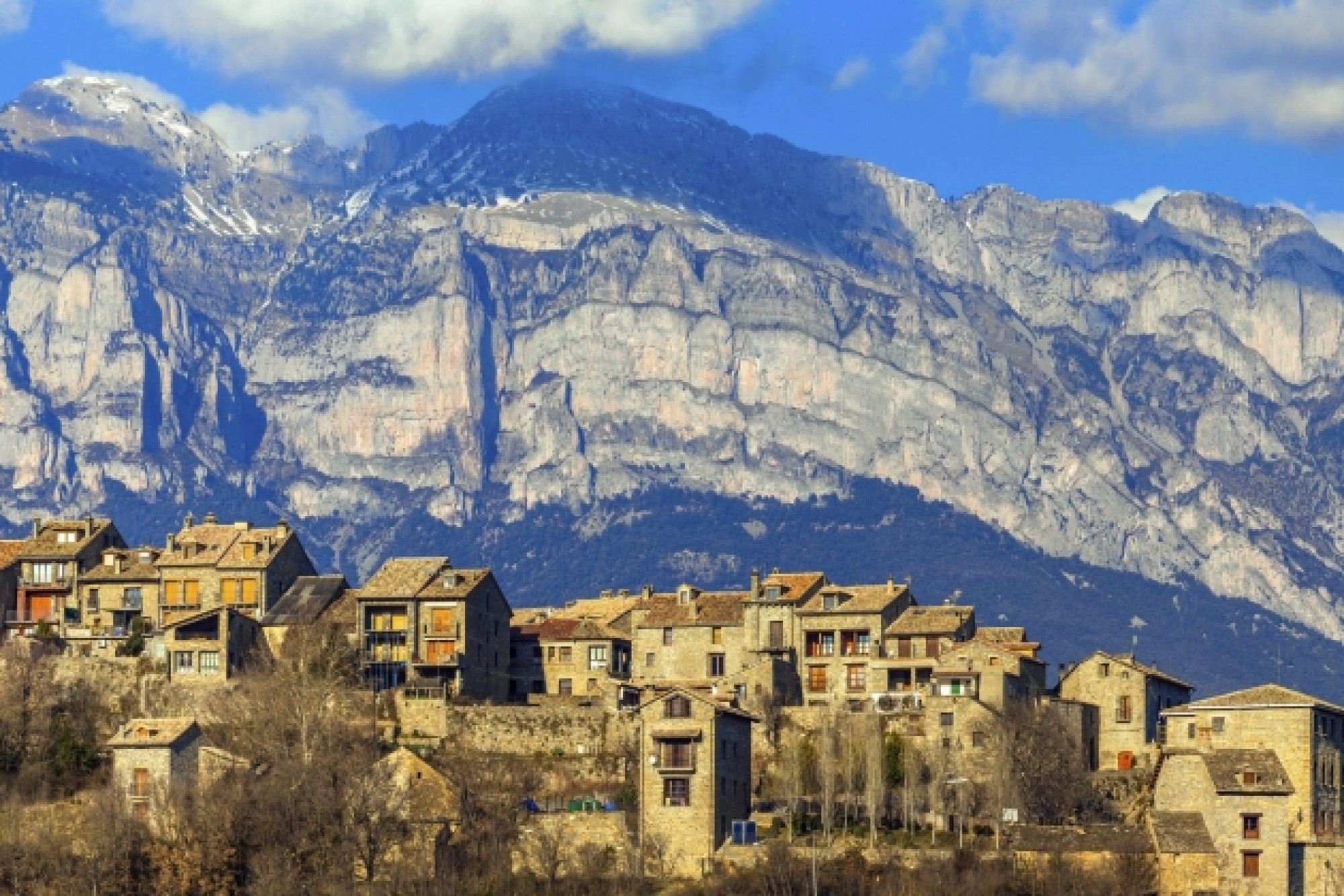 PIRENEI: GIOIELLI DI CONFINE TRA FRANCIA E SPAGNA